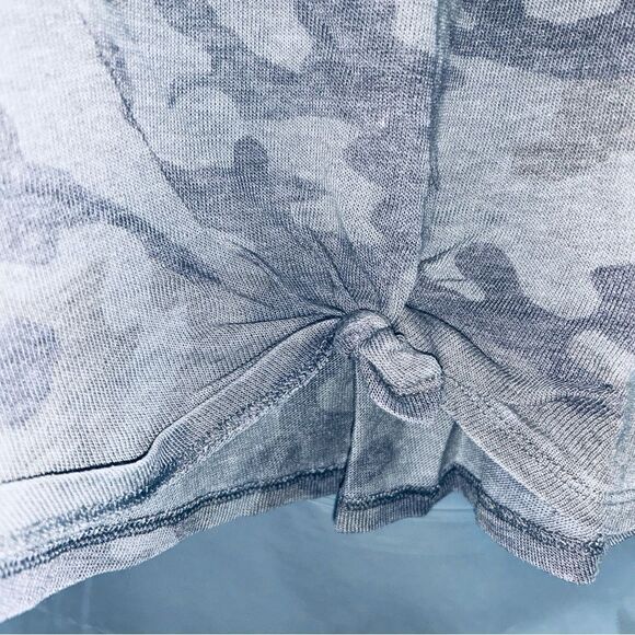 Preloved American Eagle Green Camo Top Size M - Picture 2 of 3